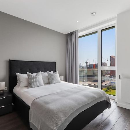 لندن Ellie N Conys 3 Bedroom Apartment With 2 Bathrooms, An Ensuite, Kitchen And Balcony In Stratford Westfield المظهر الخارجي الصورة