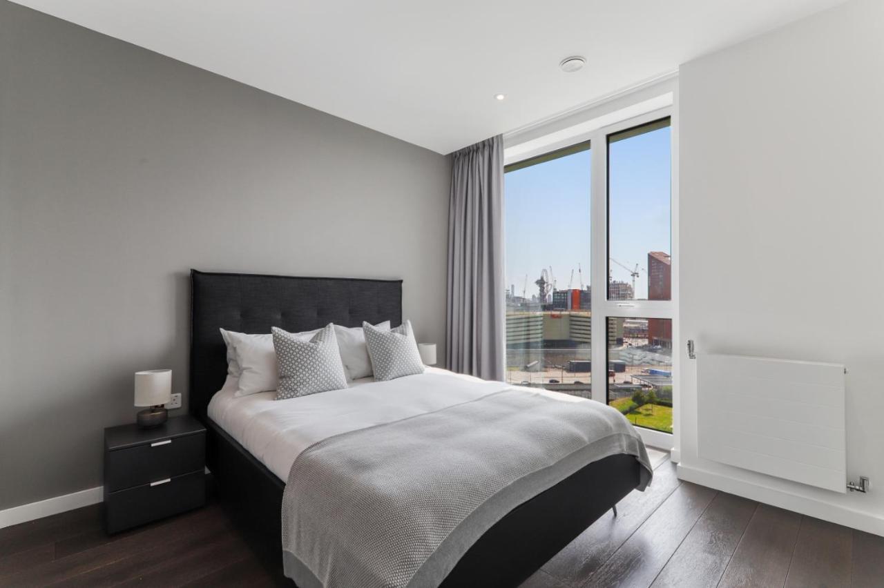 لندن Ellie N Conys 3 Bedroom Apartment With 2 Bathrooms, An Ensuite, Kitchen And Balcony In Stratford Westfield المظهر الخارجي الصورة