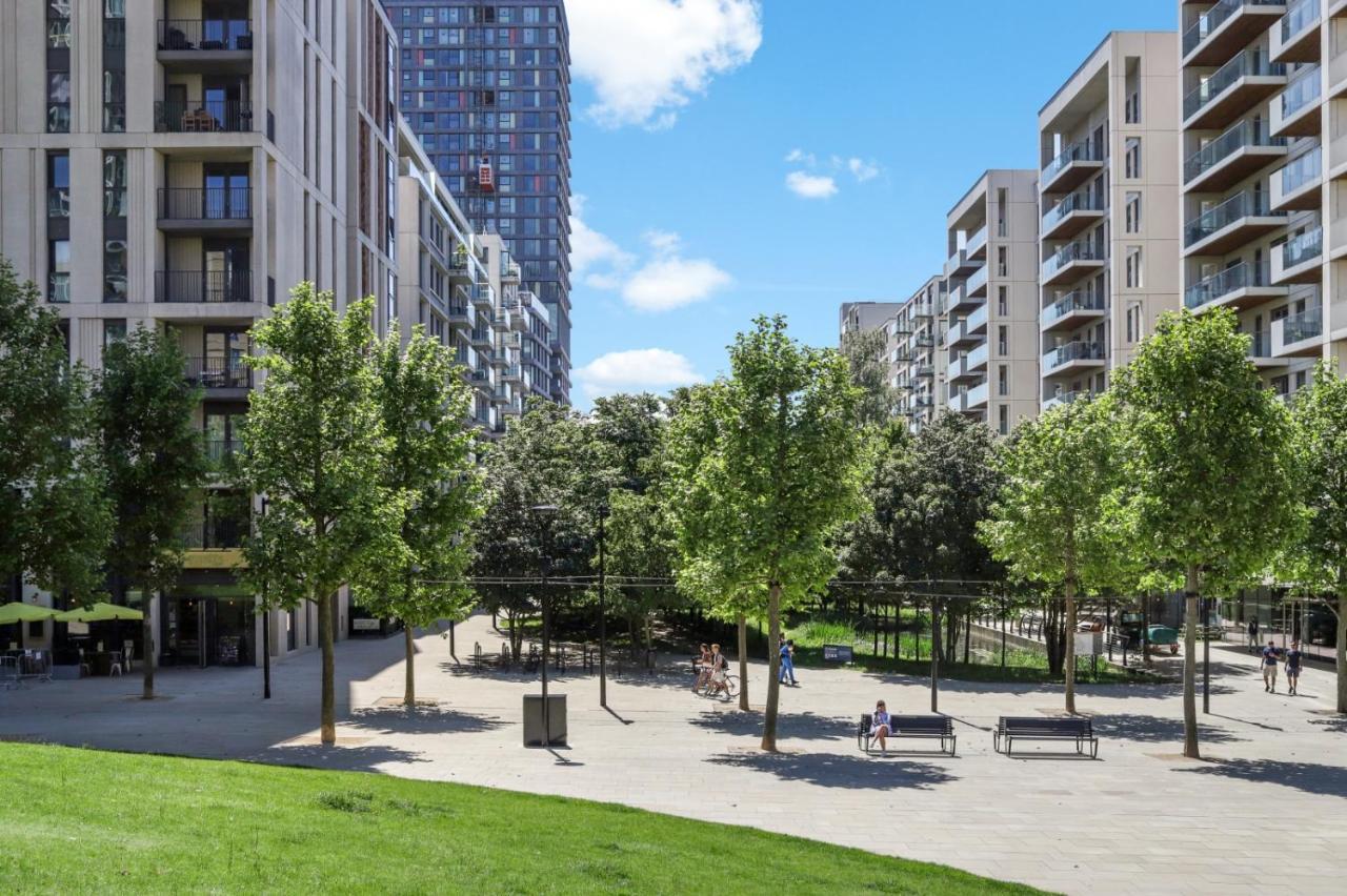 لندن Ellie N Conys 3 Bedroom Apartment With 2 Bathrooms, An Ensuite, Kitchen And Balcony In Stratford Westfield المظهر الخارجي الصورة