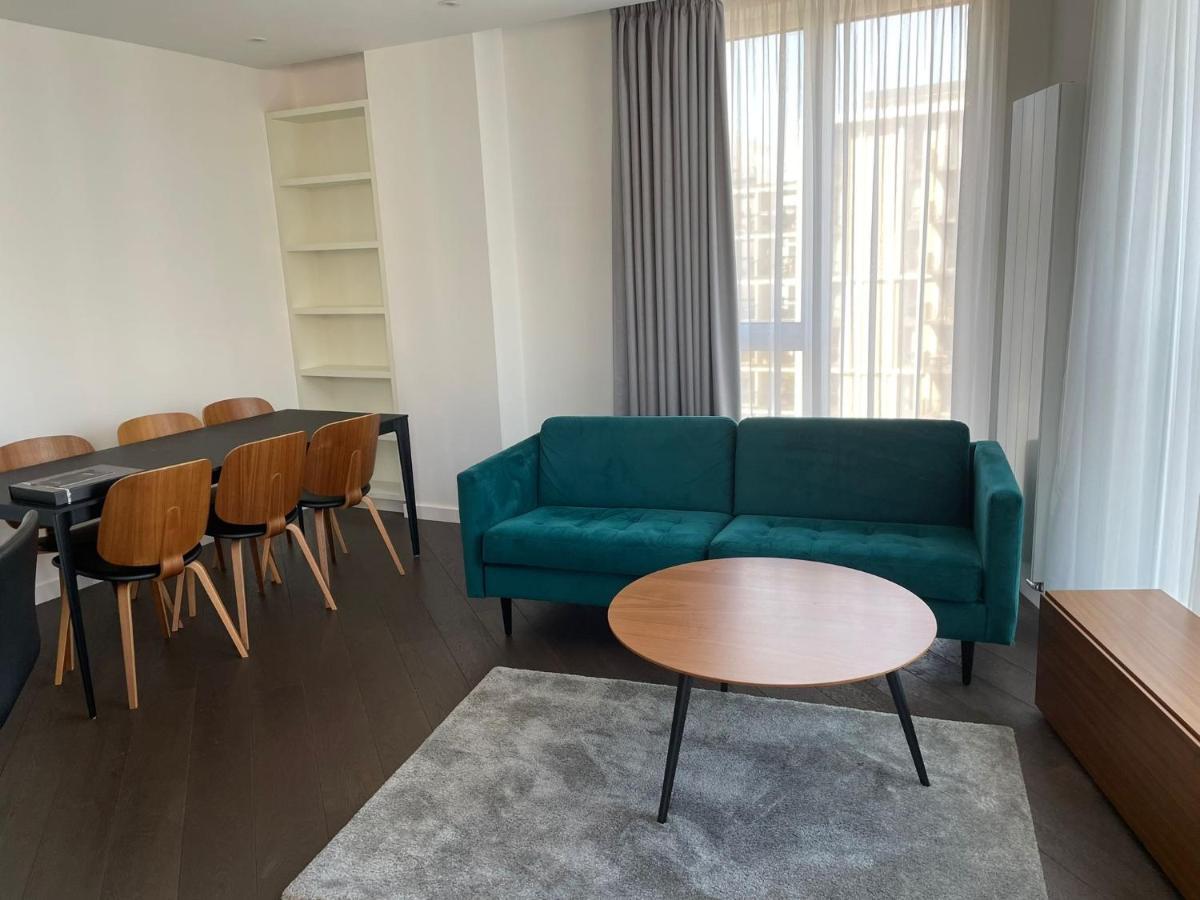 لندن Ellie N Conys 3 Bedroom Apartment With 2 Bathrooms, An Ensuite, Kitchen And Balcony In Stratford Westfield المظهر الخارجي الصورة